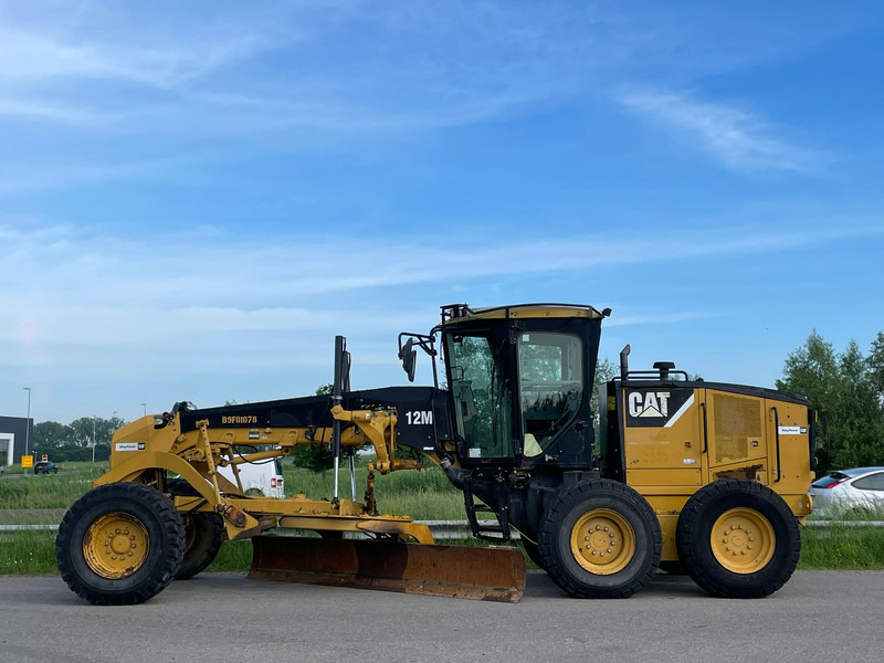 Caterpillar 12M - Niveleuse: photos 1 Caterpillar 12M - Niveleuse: photos 1