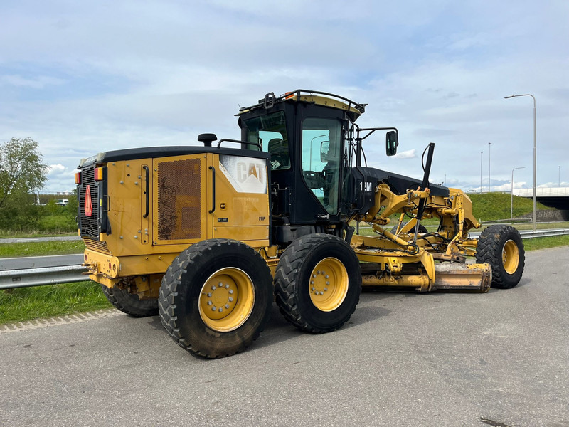 Caterpillar 12M Motor Grader - Niveleuse: photos 5 Caterpillar 12M Motor Grader - Niveleuse: photos 5