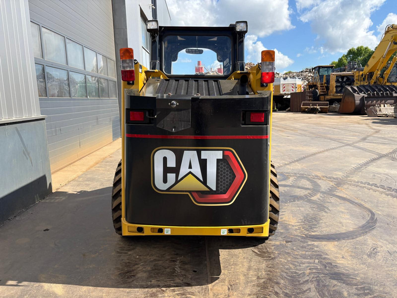 Caterpillar 216B3 - Chargeuse: photos 4 Caterpillar 216B3 - Chargeuse: photos 4