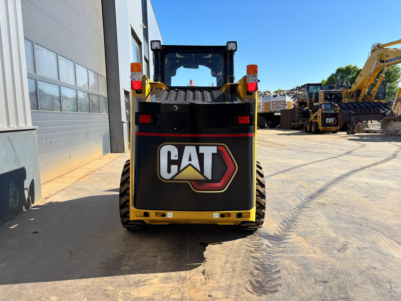 Caterpillar 216B3 - Chargeuse: photos 4 Caterpillar 216B3 - Chargeuse: photos 4