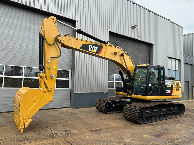 Caterpillar 320D2 - Pelle sur chenille: photos 5 Caterpillar 320D2 - Pelle sur chenille: photos 5
