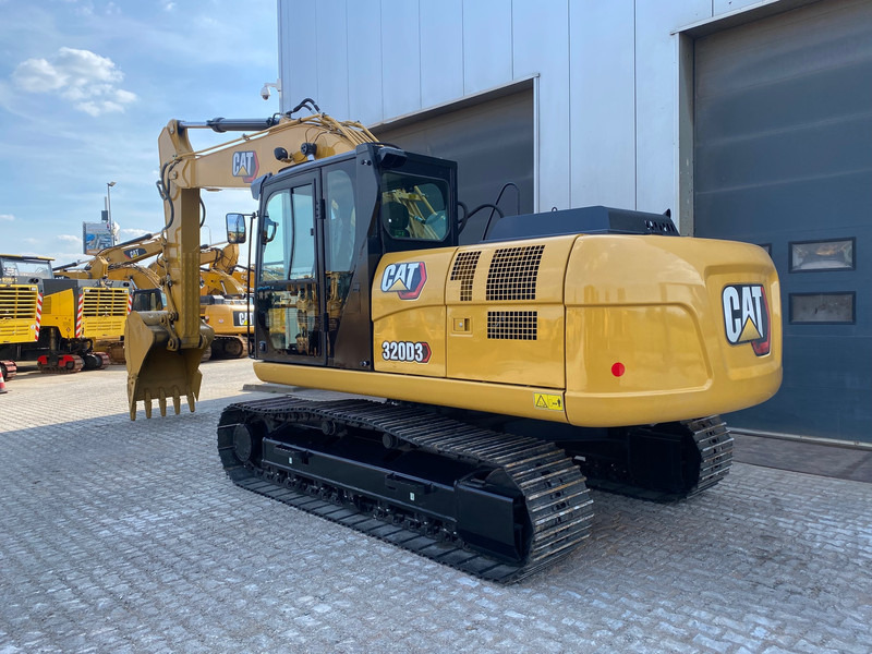 Caterpillar 320D3 - Pelle sur chenille: photos 3 Caterpillar 320D3 - Pelle sur chenille: photos 3