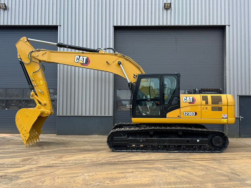 Caterpillar 323D3 - Pelle sur chenille: photos 1 Caterpillar 323D3 - Pelle sur chenille: photos 1