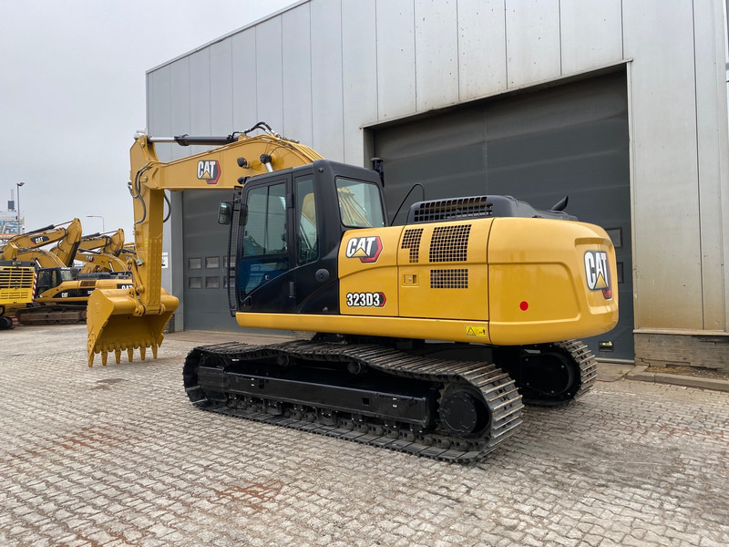 Caterpillar 323D3 - Pelle sur chenille: photos 3 Caterpillar 323D3 - Pelle sur chenille: photos 3