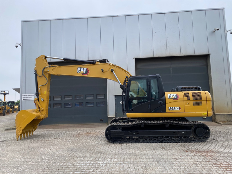 Caterpillar 323D3 - Pelle sur chenille: photos 1 Caterpillar 323D3 - Pelle sur chenille: photos 1