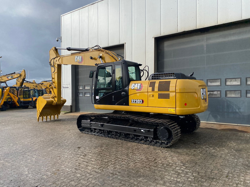 Caterpillar 323D3 - Pelle sur chenille: photos 3 Caterpillar 323D3 - Pelle sur chenille: photos 3