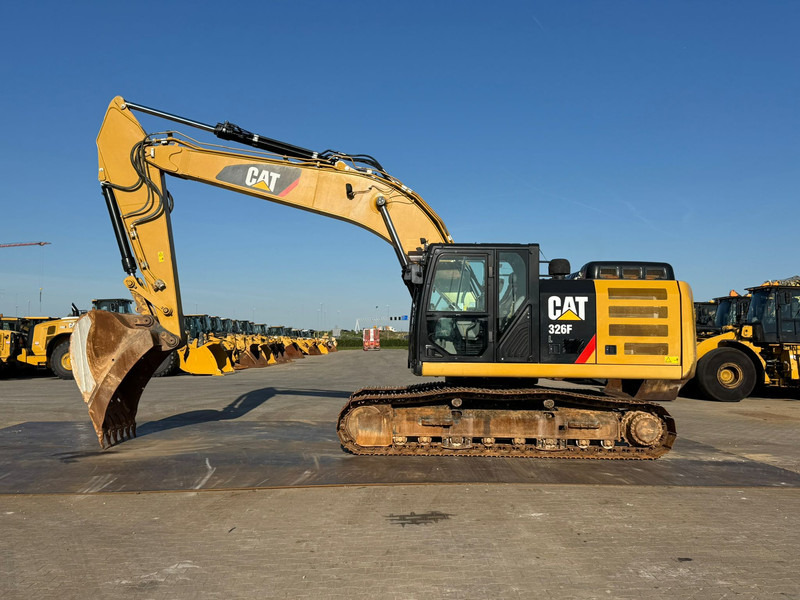 Caterpillar 326FL - Pelle sur chenille: photos 1 Caterpillar 326FL - Pelle sur chenille: photos 1