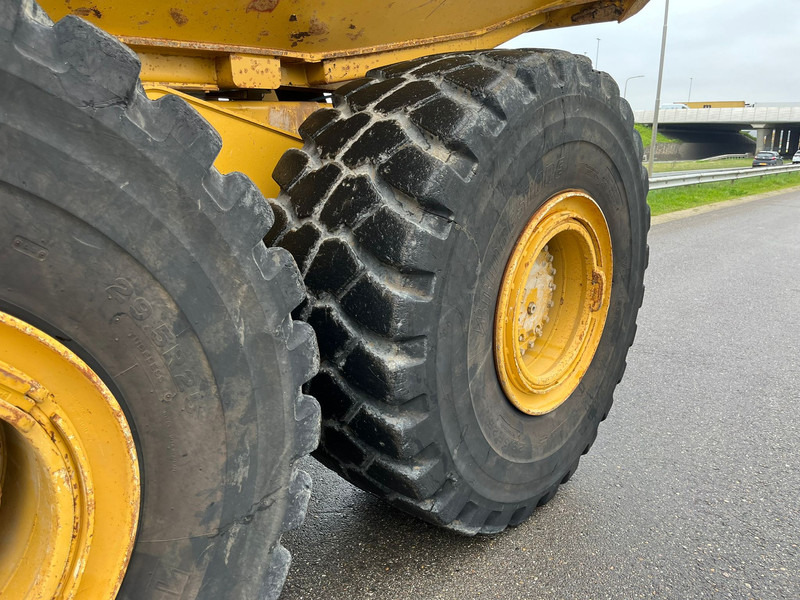 Tombereau articulé Caterpillar 740B: photos 9
