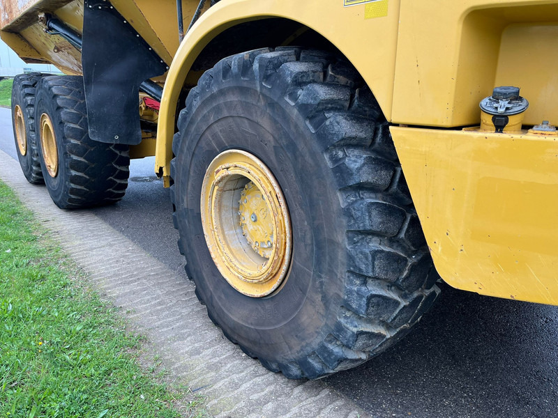 Tombereau articulé Caterpillar 740B: photos 12