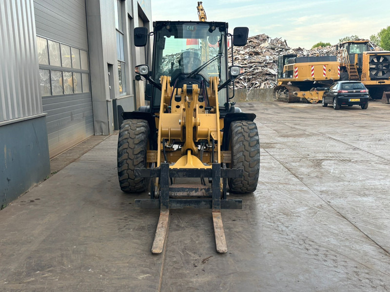 Caterpillar 908 - Chargeuse sur pneus: photos 5 Caterpillar 908 - Chargeuse sur pneus: photos 5