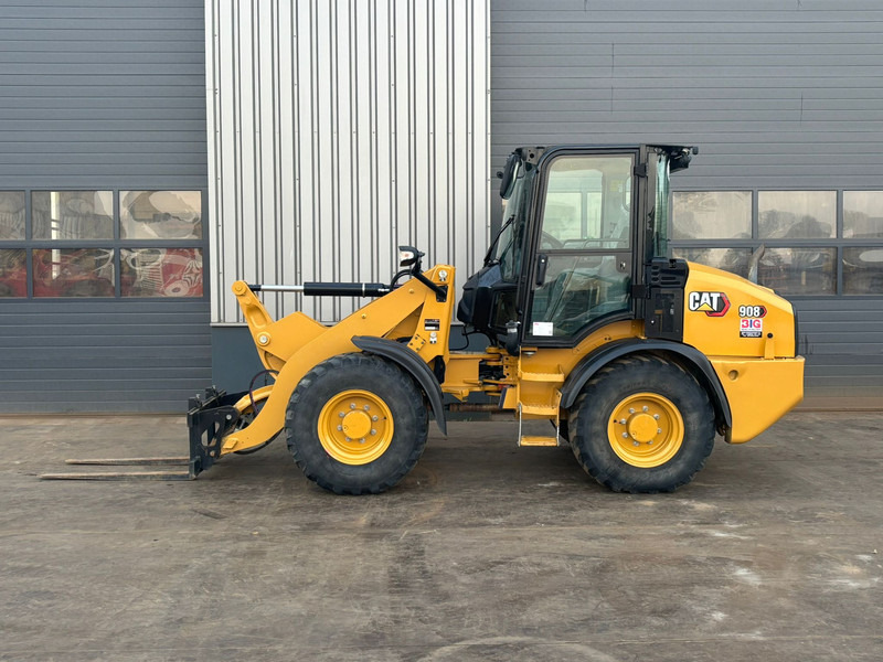 Caterpillar 908 - Chargeuse sur pneus: photos 1 Caterpillar 908 - Chargeuse sur pneus: photos 1