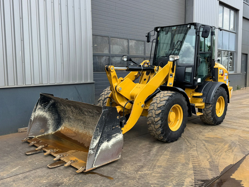 Caterpillar 908M - Chargeuse sur pneus: photos 2 Caterpillar 908M - Chargeuse sur pneus: photos 2