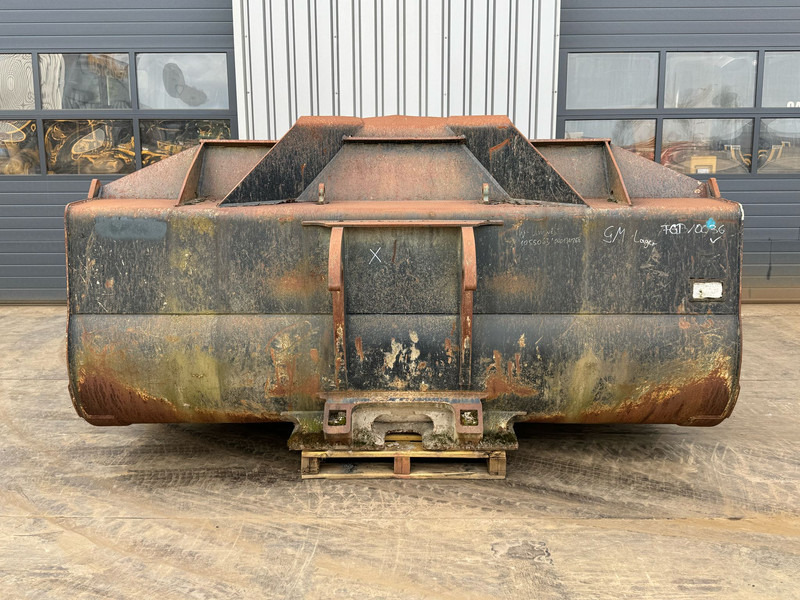 Caterpillar 966M Bucket 4.4 m3 - Godet: photos 4 Caterpillar 966M Bucket 4.4 m3 - Godet: photos 4