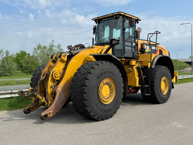 Caterpillar 980M - Chargeuse sur pneus: photos 2 Caterpillar 980M - Chargeuse sur pneus: photos 2