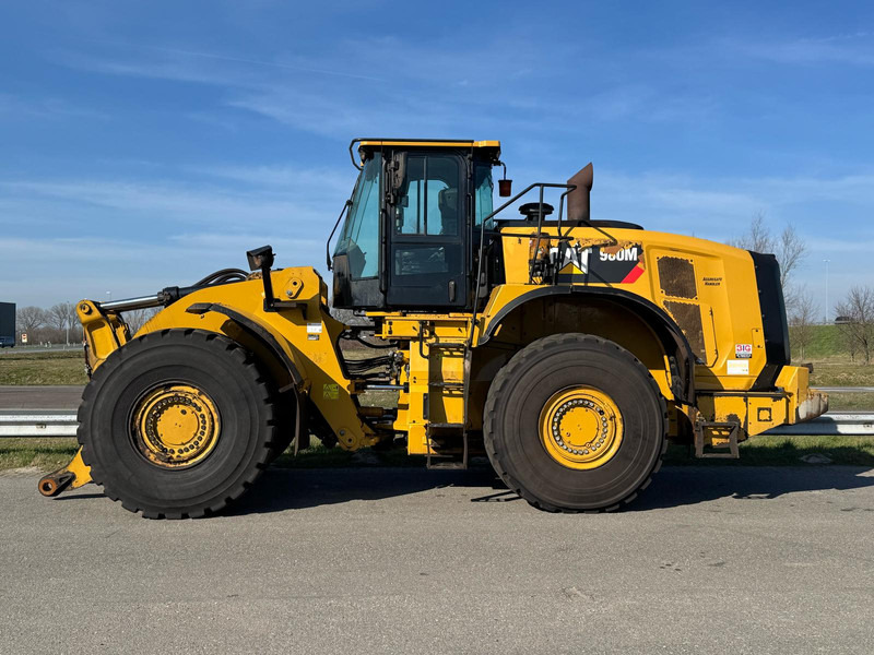 Caterpillar 980M - Chargeuse sur pneus: photos 1 Caterpillar 980M - Chargeuse sur pneus: photos 1