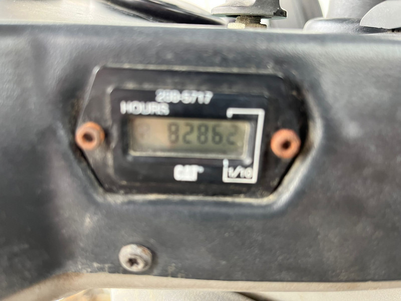 Compacteur Caterpillar CB534D CE / EPA: photos 12 Compacteur Caterpillar CB534D CE / EPA: photos 12