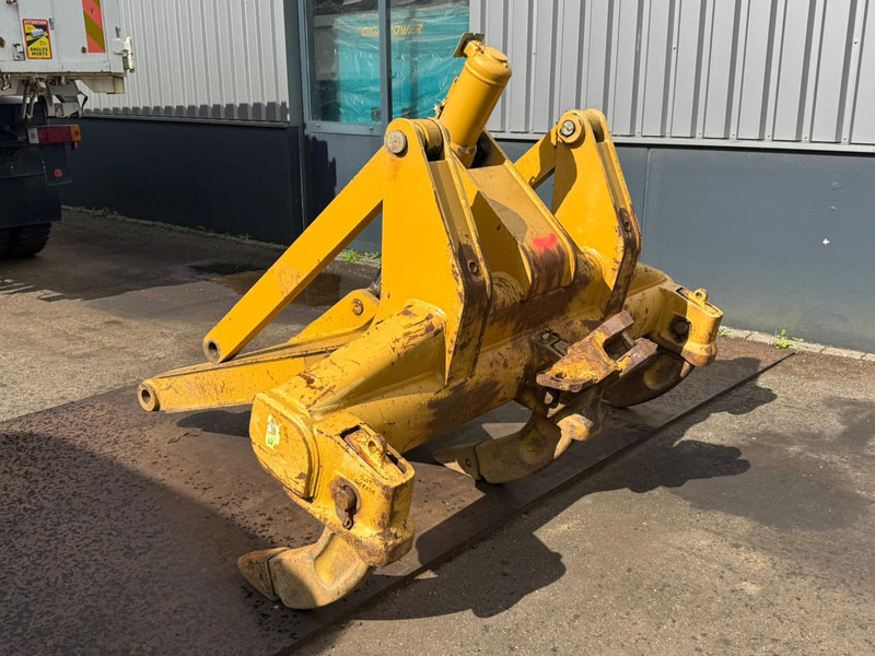 Caterpillar D6R Ripper - Ripper: photos 1 Caterpillar D6R Ripper - Ripper: photos 1