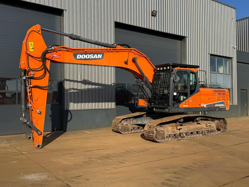 Doosan DX255NLC-5 - Pelle sur chenille: photos 2 Doosan DX255NLC-5 - Pelle sur chenille: photos 2