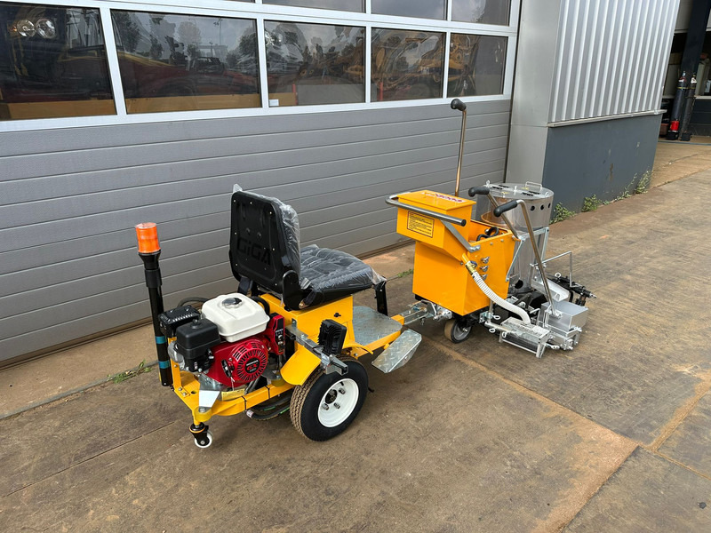 Giga power 860 Road Marking Machine - Travaux routiers: photos 4 Giga power 860 Road Marking Machine - Travaux routiers: photos 4