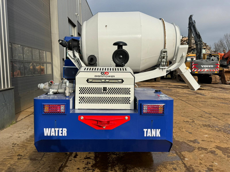 Camion malaxeur Giga power GW5500 4x4 Self Loading Concrete Mixer: photos 10 Camion malaxeur Giga power GW5500 4x4 Self Loading Concrete Mixer: photos 10
