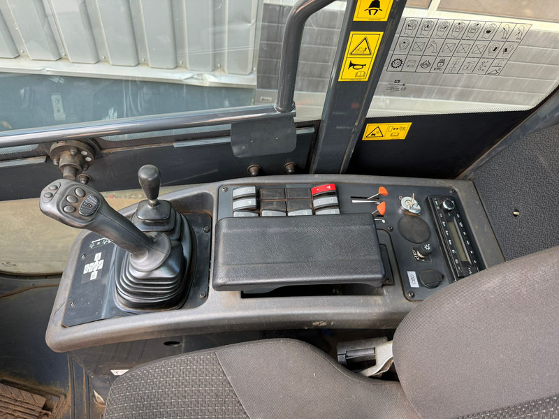 Crédit-bail Komatsu WA100M-8EO - New Tires Komatsu WA100M-8EO - New Tires: photos 20