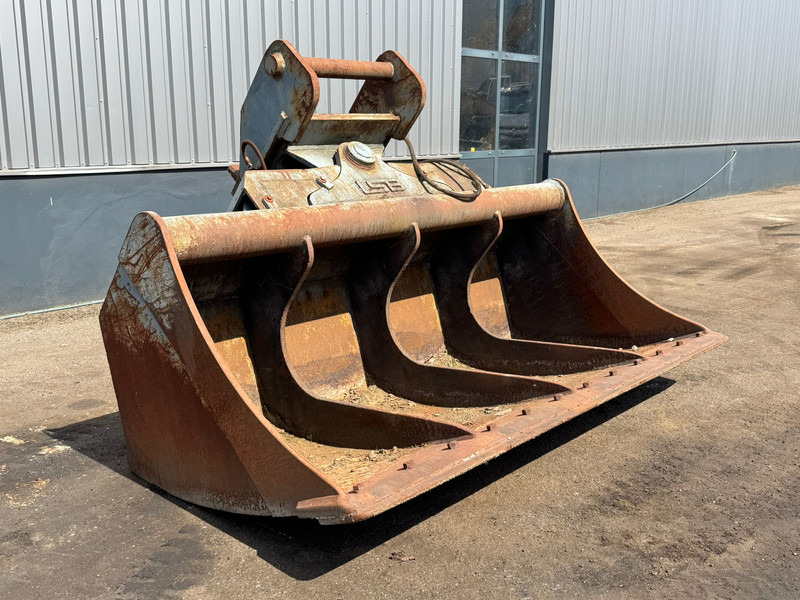 Lehnhoff Tilting Bucket ngt-3000 Lehnhoff HS40 - Godet: photos 1 Lehnhoff Tilting Bucket ngt-3000 Lehnhoff HS40 - Godet: photos 1
