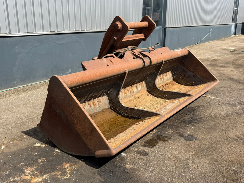 Lehnhoff Tilting Bucket ngt-3500 Lehnhoff HS40 - Godet: photos 1 Lehnhoff Tilting Bucket ngt-3500 Lehnhoff HS40 - Godet: photos 1