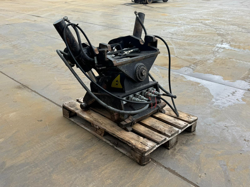 Verachtert CWT-40-H4N tilting quick coupler CW40 214-1033 - Attache rapide: photos 5 Verachtert CWT-40-H4N tilting quick coupler CW40 214-1033 - Attache rapide: photos 5