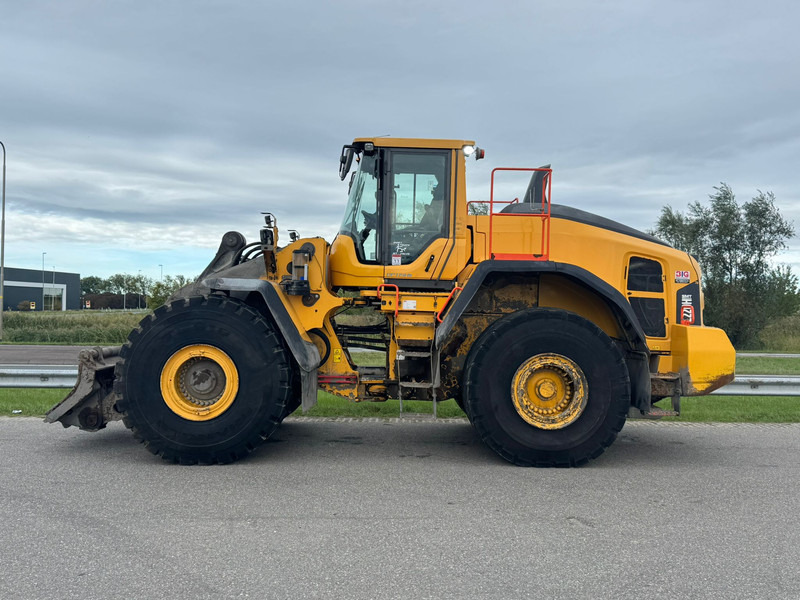 Volvo L220H - Chargeuse sur pneus: photos 1 Volvo L220H - Chargeuse sur pneus: photos 1