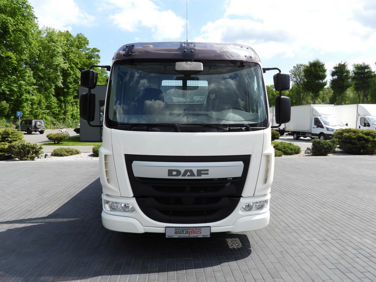 DAF LF 180 THREE-WAY TIPPER CRUISE CONTROL LED LIGHTS AUTOMATIC TRANSMISSION  TWIN WHEELS AIR CONDITIONING  180HP - Véhicule utilitaire benne: photos 5 DAF LF 180 THREE-WAY TIPPER CRUISE CONTROL LED LIGHTS AUTOMATIC TRANSMISSION  TWIN WHEELS AIR CONDITIONING  180HP - Véhicule utilitaire benne: photos 5