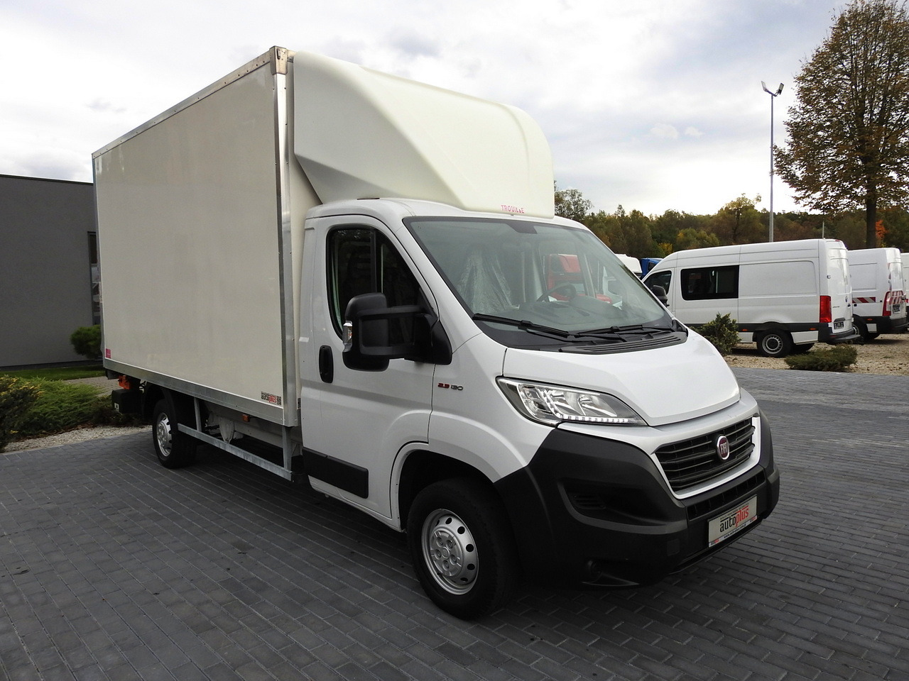 FIAT DUCATO BOX LIFT 8 PALLETS CRUISE CONTROL NAVIGATION AIR CONDITIONING LED LIGHTS 130HP - Fourgon: photos 4 FIAT DUCATO BOX LIFT 8 PALLETS CRUISE CONTROL NAVIGATION AIR CONDITIONING LED LIGHTS 130HP - Fourgon: photos 4