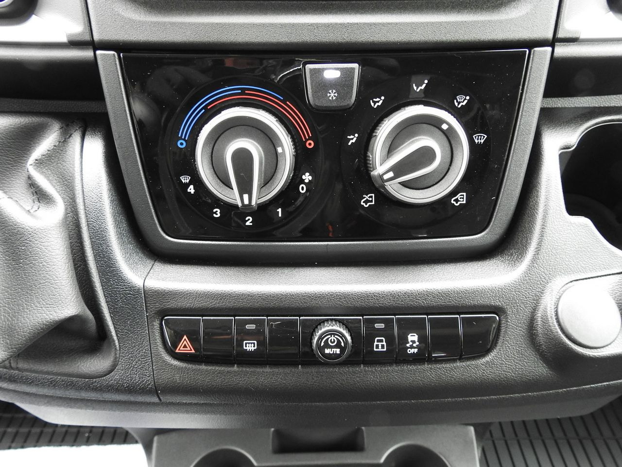 Véhicule utilitaire plateau baché neuf FIAT DUCATO: photos 41