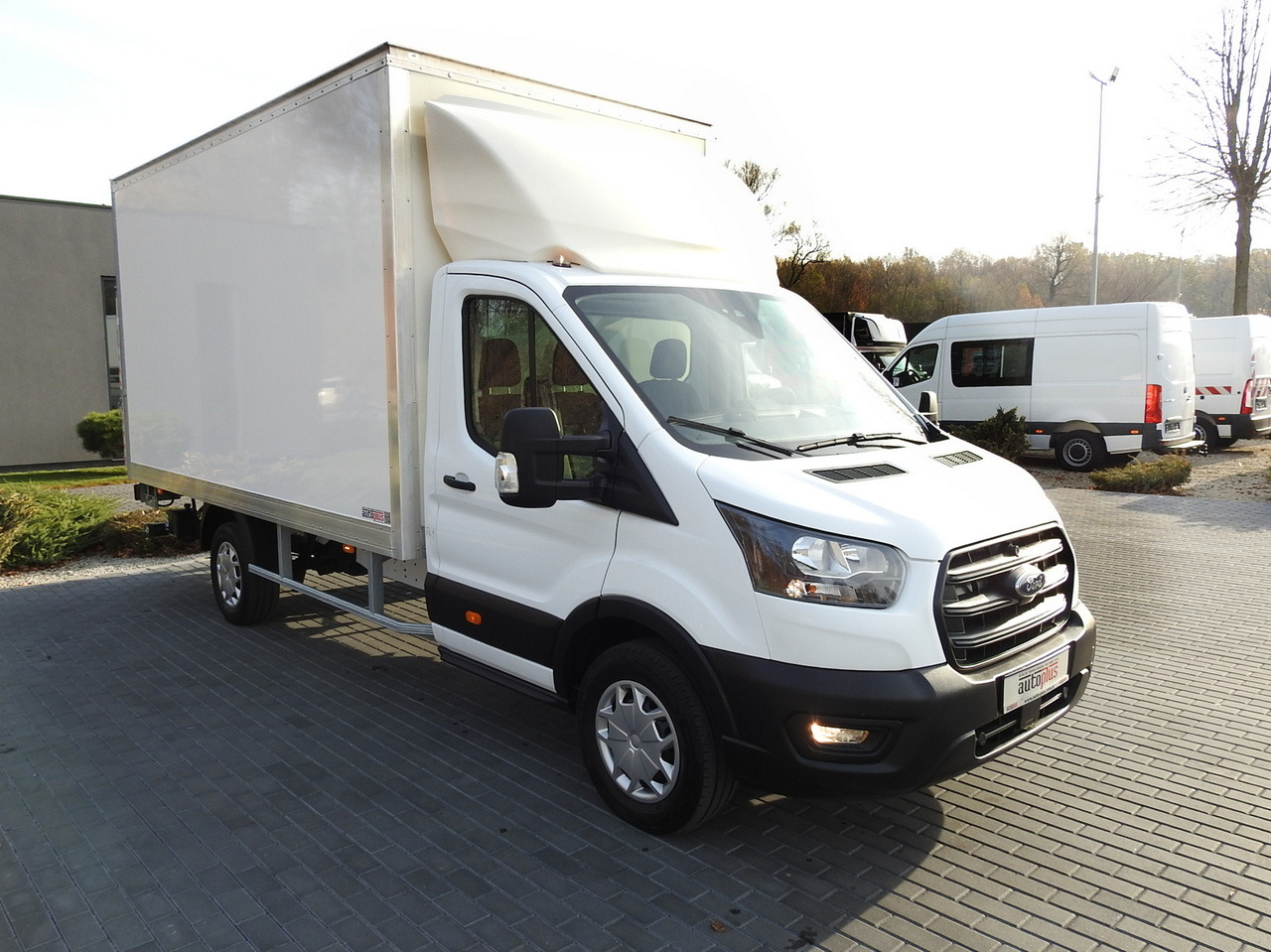 FORD TRANSIT BOX LIFT 8 PALLETS CRUISE CONTROL AIR CONDITIONING 130HP - Fourgon: photos 4 FORD TRANSIT BOX LIFT 8 PALLETS CRUISE CONTROL AIR CONDITIONING 130HP - Fourgon: photos 4