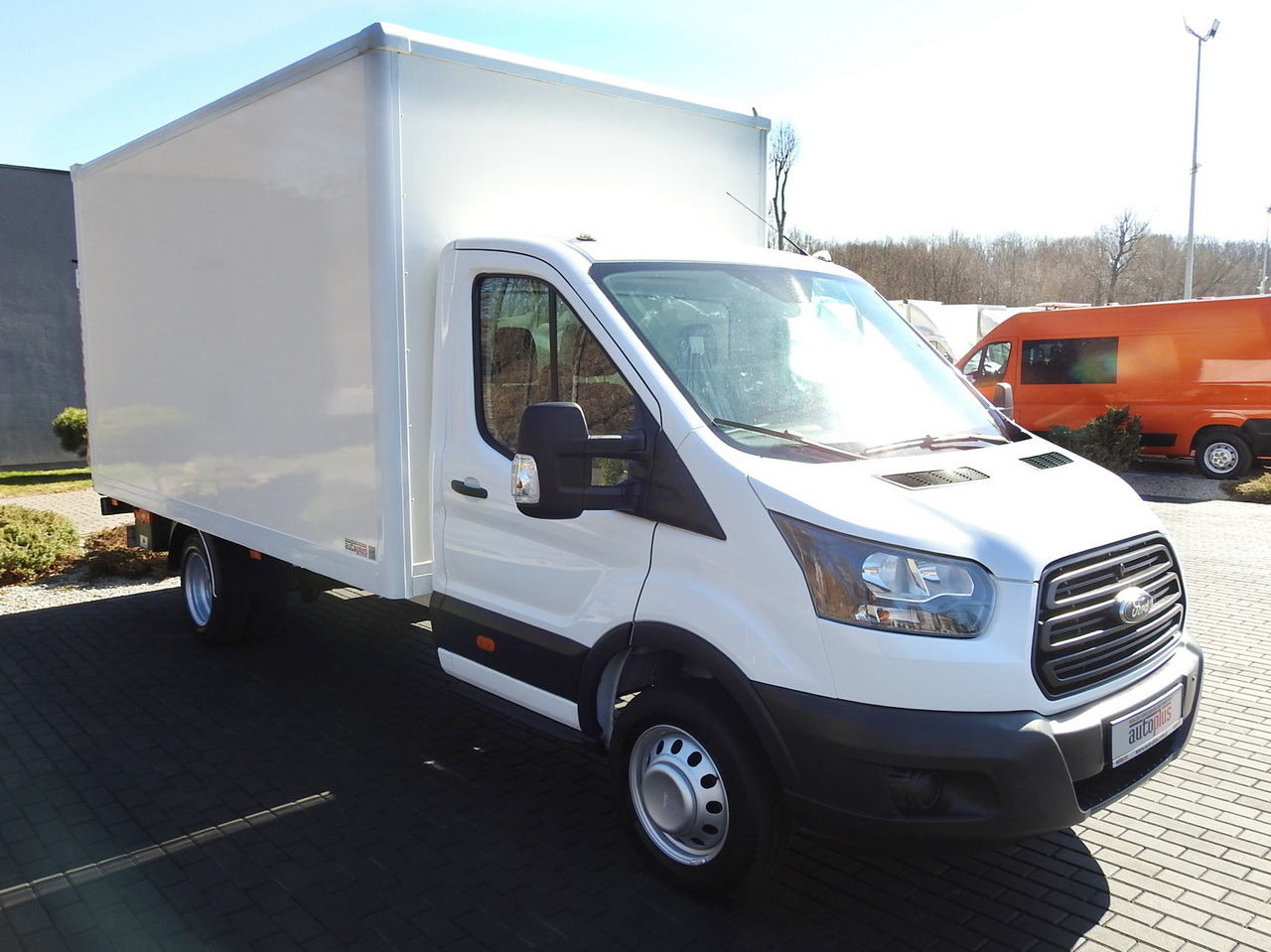 FORD TRANSIT BOX LIFT 8 PALLETS TWIN WHEELS AIR CONDITIONING 130HP - Fourgon: photos 4 FORD TRANSIT BOX LIFT 8 PALLETS TWIN WHEELS AIR CONDITIONING 130HP - Fourgon: photos 4