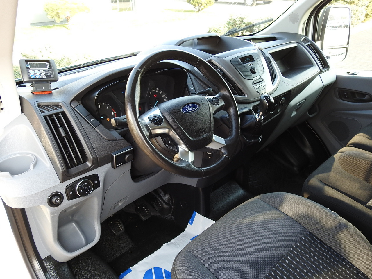 FORD TRANSIT REFRIGERATOR VAN 0°C HEATING FUNCTION CRUISE CONTROL LED LIGHTS AIR CONDITIONING 130HP - Véhicule utilitaire frigorifique: photos 2 FORD TRANSIT REFRIGERATOR VAN 0°C HEATING FUNCTION CRUISE CONTROL LED LIGHTS AIR CONDITIONING 130HP - Véhicule utilitaire frigorifique: photos 2