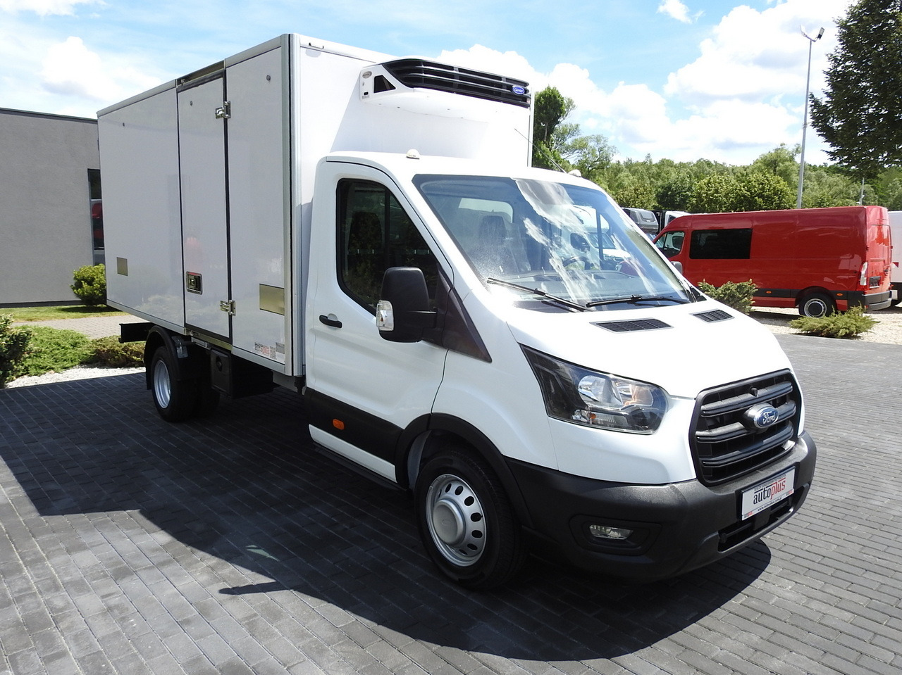 FORD TRANSIT REGRIGERATOR BOX 0*C POWER SUPPLY 230V CRUISE CONTROL AIR CONDITIONING TWIN WHEELS 170HP - Véhicule utilitaire frigorifique: photos 4 FORD TRANSIT REGRIGERATOR BOX 0*C POWER SUPPLY 230V CRUISE CONTROL AIR CONDITIONING TWIN WHEELS 170HP - Véhicule utilitaire frigorifique: photos 4