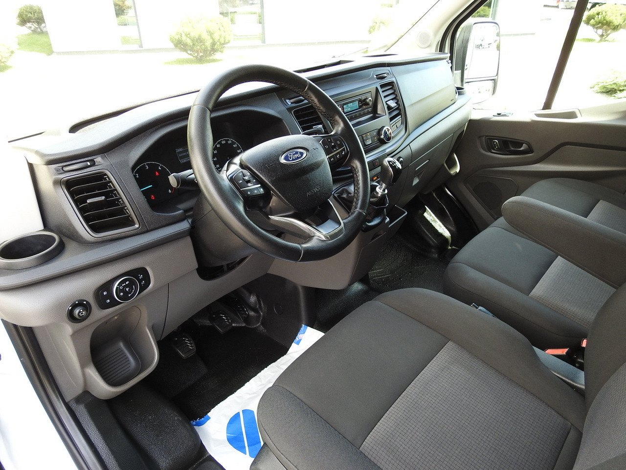 FORD TRANSIT REGRIGERATOR BOX 0*C POWER SUPPLY 230V CRUISE CONTROL AIR CONDITIONING TWIN WHEELS 170HP - Véhicule utilitaire frigorifique: photos 2 FORD TRANSIT REGRIGERATOR BOX 0*C POWER SUPPLY 230V CRUISE CONTROL AIR CONDITIONING TWIN WHEELS 170HP - Véhicule utilitaire frigorifique: photos 2
