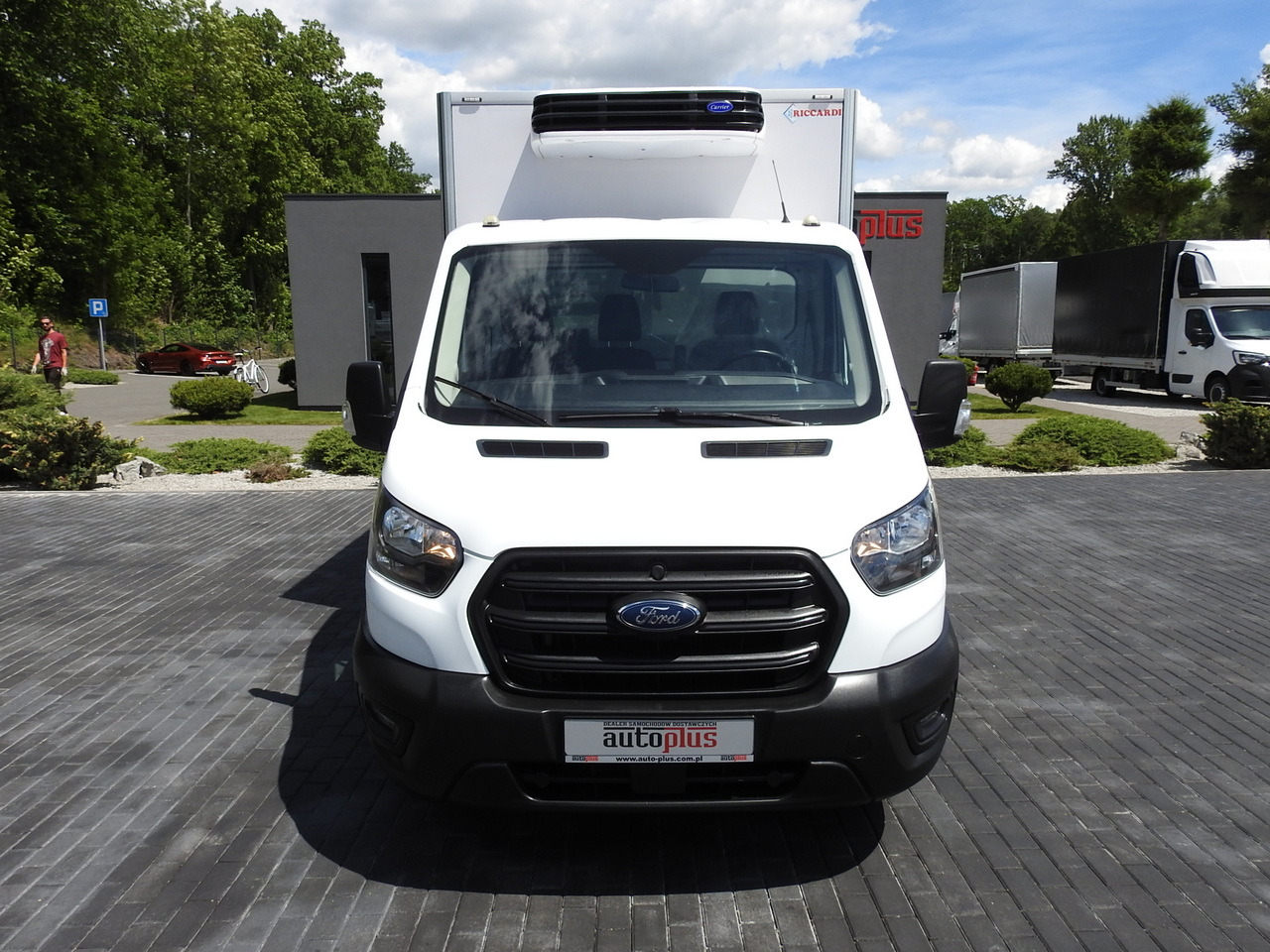FORD TRANSIT REGRIGERATOR BOX 0*C POWER SUPPLY 230V CRUISE CONTROL AIR CONDITIONING TWIN WHEELS 170HP - Véhicule utilitaire frigorifique: photos 5 FORD TRANSIT REGRIGERATOR BOX 0*C POWER SUPPLY 230V CRUISE CONTROL AIR CONDITIONING TWIN WHEELS 170HP - Véhicule utilitaire frigorifique: photos 5