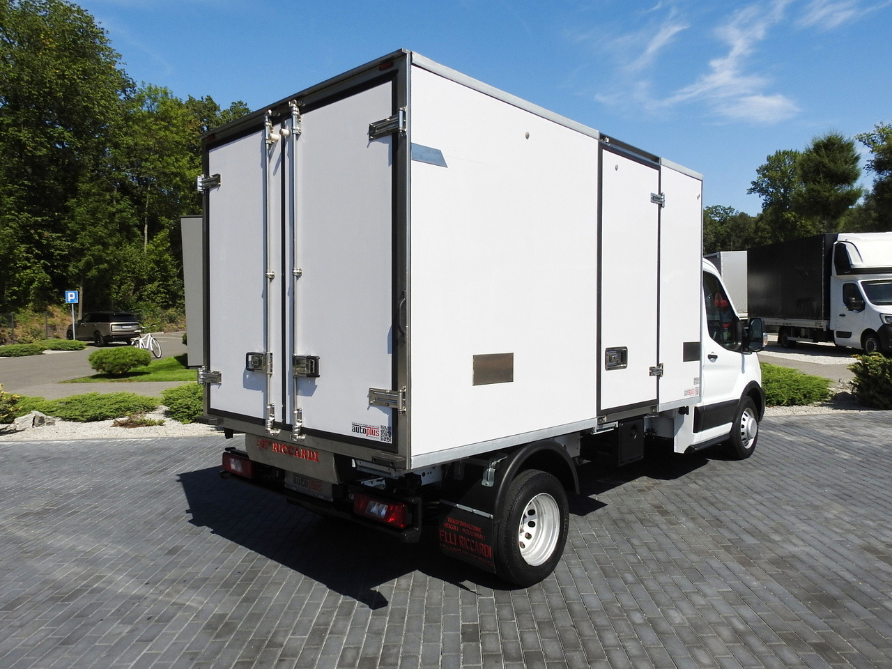 FORD TRANSIT REGRIGERATOR BOX 0*C POWER SUPPLY 230V CRUISE CONTROL AIR CONDITIONING TWIN WHEELS 170HP - Véhicule utilitaire frigorifique: photos 3 FORD TRANSIT REGRIGERATOR BOX 0*C POWER SUPPLY 230V CRUISE CONTROL AIR CONDITIONING TWIN WHEELS 170HP - Véhicule utilitaire frigorifique: photos 3