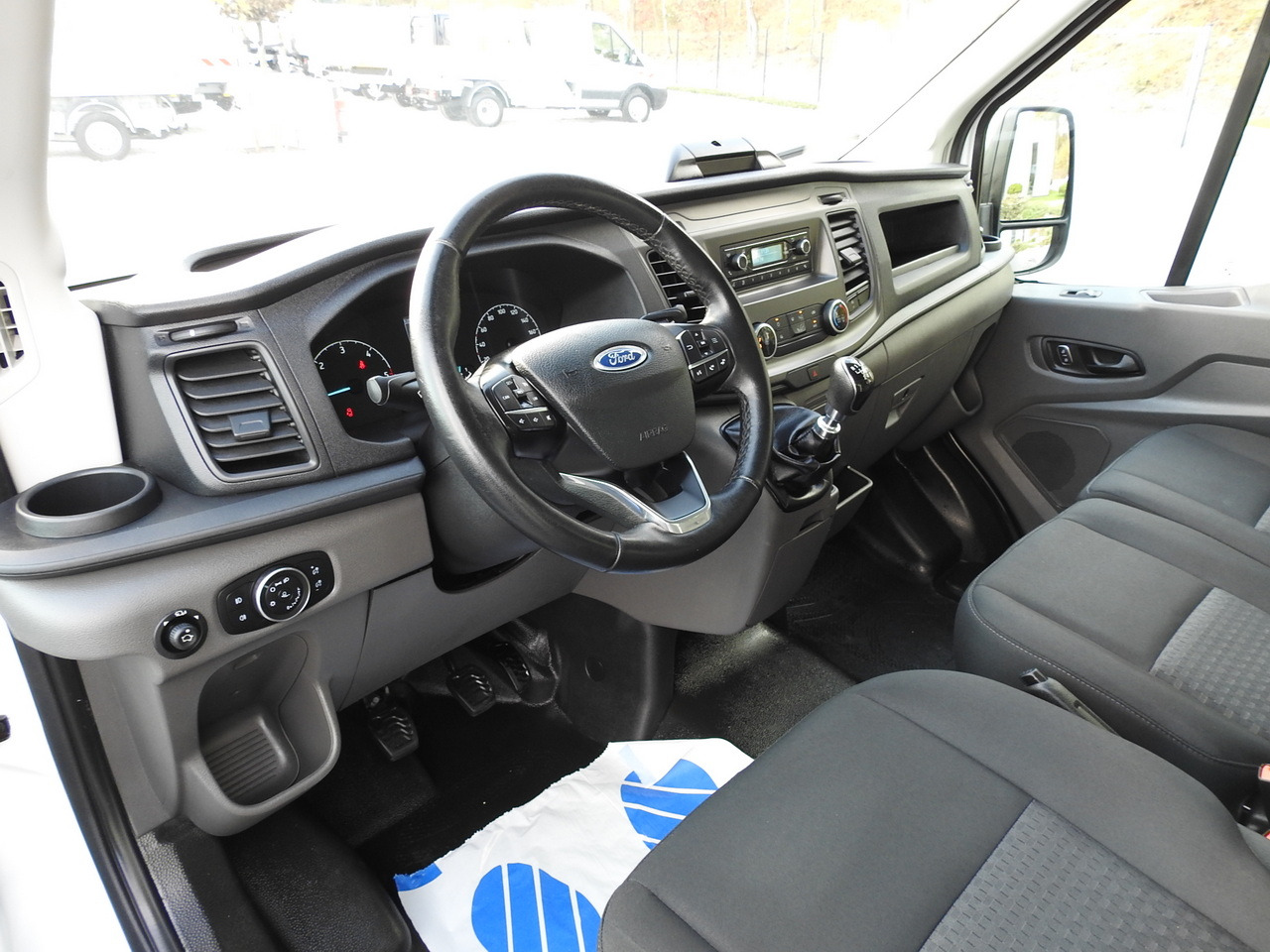 FORD TRANSIT REGRIGERATOR BOX -10*C POWER SUPPLY 230V CRUISE CONTROL AIR CONDITIONING LED LIGHTS PNEUMATICS TWIN WHEELS 130HP - Véhicule utilitaire frigorifique: photos 2 FORD TRANSIT REGRIGERATOR BOX -10*C POWER SUPPLY 230V CRUISE CONTROL AIR CONDITIONING LED LIGHTS PNEUMATICS TWIN WHEELS 130HP - Véhicule utilitaire frigorifique: photos 2