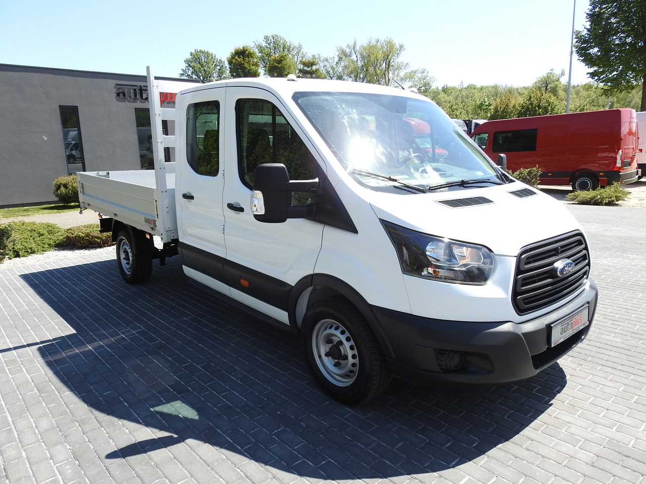 FORD TRANSIT STAKE BODY DOUBLE CABIN DOKA 7 SEATS AIR CONDITIONING 130HP - Utilitaire double cabine: photos 4 FORD TRANSIT STAKE BODY DOUBLE CABIN DOKA 7 SEATS AIR CONDITIONING 130HP - Utilitaire double cabine: photos 4