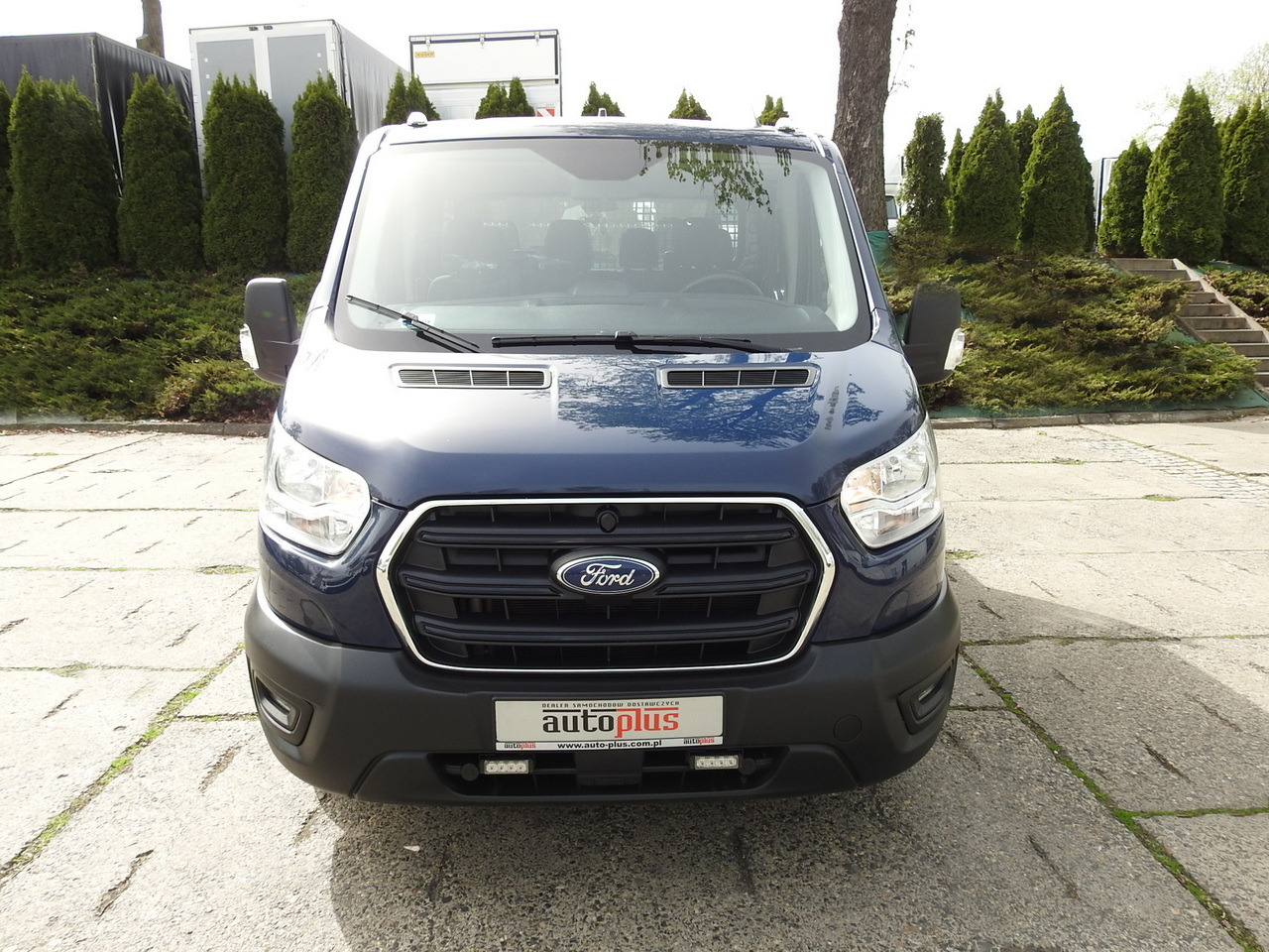 FORD TRANSIT STAKE BODY DOUBLE CABIN DOKA 7 SEATS CRUISE CONTROL AIR CONDITIONING LED LIGHTS 130HP - Utilitaire double cabine: photos 5 FORD TRANSIT STAKE BODY DOUBLE CABIN DOKA 7 SEATS CRUISE CONTROL AIR CONDITIONING LED LIGHTS 130HP - Utilitaire double cabine: photos 5