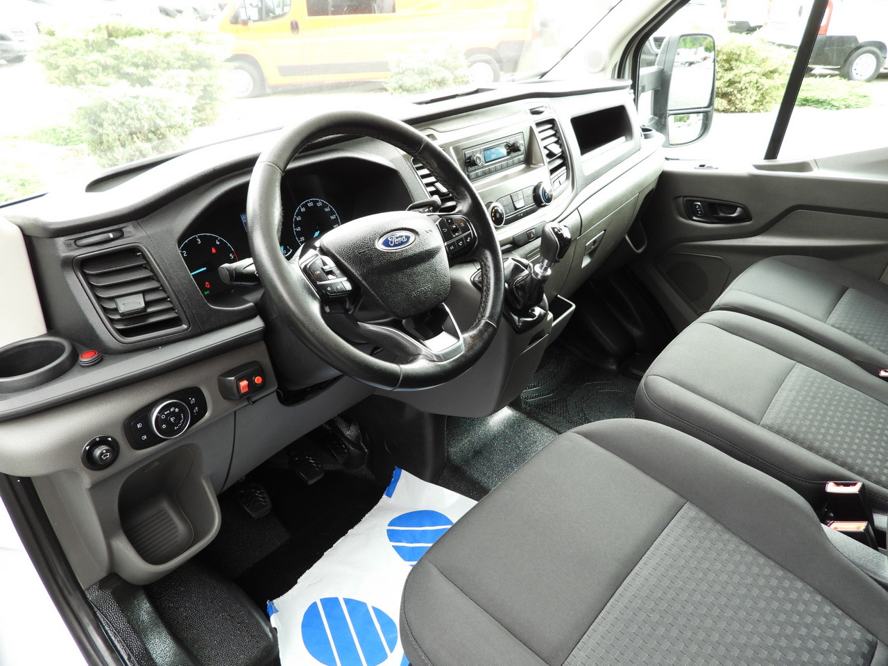 FORD TRANSIT TARPAULIN 8 PALLETS CRUISE CONTROL LED LIGHTS TWIN WHEELS AIR CONDITIONING 130HP - Véhicule utilitaire plateau baché: photos 2 FORD TRANSIT TARPAULIN 8 PALLETS CRUISE CONTROL LED LIGHTS TWIN WHEELS AIR CONDITIONING 130HP - Véhicule utilitaire plateau baché: photos 2