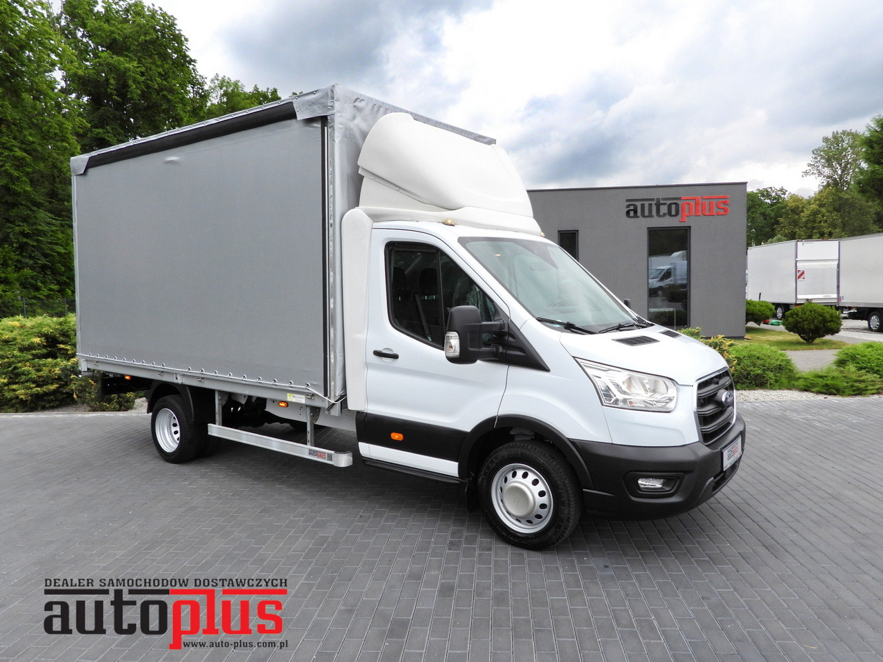 FORD TRANSIT TARPAULIN 8 PALLETS CRUISE CONTROL LED LIGHTS TWIN WHEELS AIR CONDITIONING 130HP - Véhicule utilitaire plateau baché: photos 1 FORD TRANSIT TARPAULIN 8 PALLETS CRUISE CONTROL LED LIGHTS TWIN WHEELS AIR CONDITIONING 130HP - Véhicule utilitaire plateau baché: photos 1
