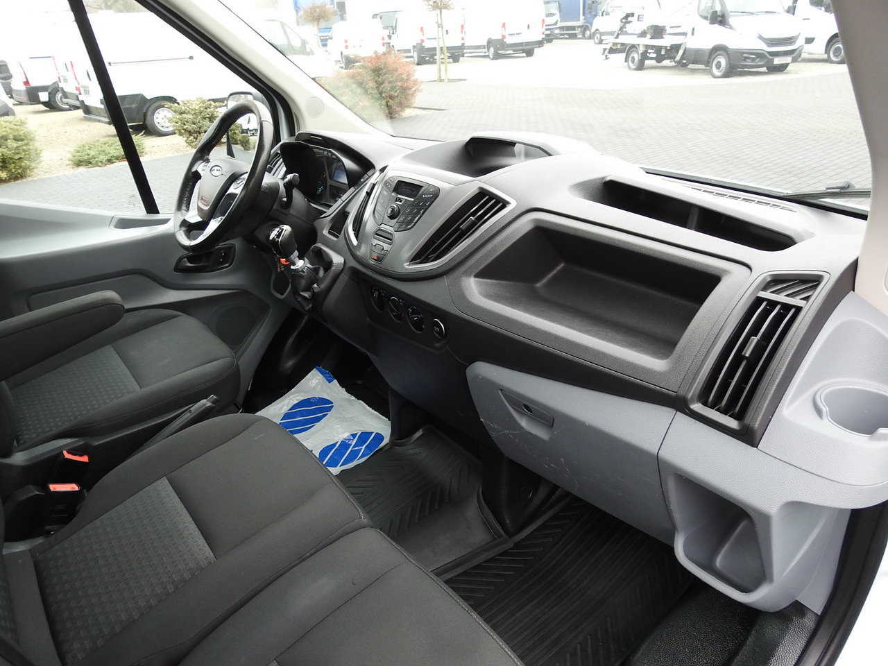 Véhicule utilitaire benne FORD TRANSIT TIPPER CRUISE CONTROL AIR CONDITIONING TWIN WHEELS 170HP: photos 38 Véhicule utilitaire benne FORD TRANSIT TIPPER CRUISE CONTROL AIR CONDITIONING TWIN WHEELS 170HP: photos 38