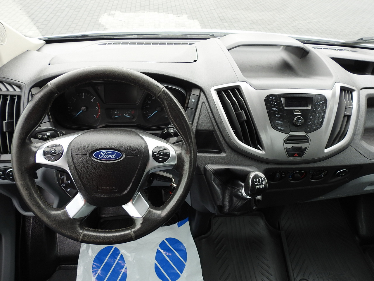 Véhicule utilitaire benne FORD TRANSIT TIPPER CRUISE CONTROL AIR CONDITIONING TWIN WHEELS 170HP: photos 27 Véhicule utilitaire benne FORD TRANSIT TIPPER CRUISE CONTROL AIR CONDITIONING TWIN WHEELS 170HP: photos 27