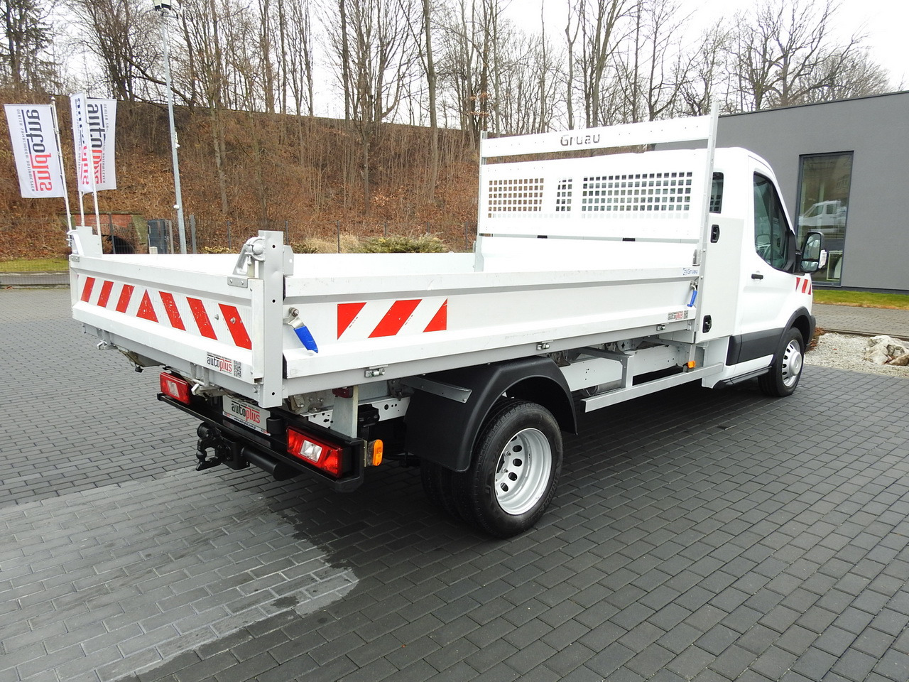 Véhicule utilitaire benne FORD TRANSIT TIPPER CRUISE CONTROL AIR CONDITIONING TWIN WHEELS 170HP: photos 13 Véhicule utilitaire benne FORD TRANSIT TIPPER CRUISE CONTROL AIR CONDITIONING TWIN WHEELS 170HP: photos 13