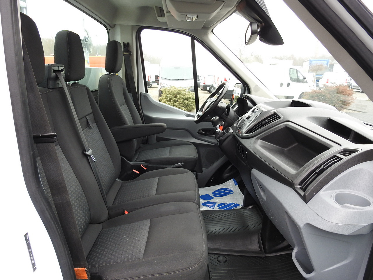 Véhicule utilitaire benne FORD TRANSIT TIPPER CRUISE CONTROL AIR CONDITIONING TWIN WHEELS 170HP: photos 37 Véhicule utilitaire benne FORD TRANSIT TIPPER CRUISE CONTROL AIR CONDITIONING TWIN WHEELS 170HP: photos 37