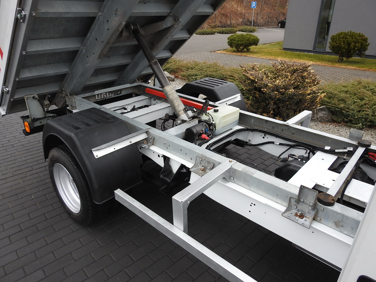 Véhicule utilitaire benne FORD TRANSIT TIPPER CRUISE CONTROL AIR CONDITIONING TWIN WHEELS 170HP: photos 20 Véhicule utilitaire benne FORD TRANSIT TIPPER CRUISE CONTROL AIR CONDITIONING TWIN WHEELS 170HP: photos 20