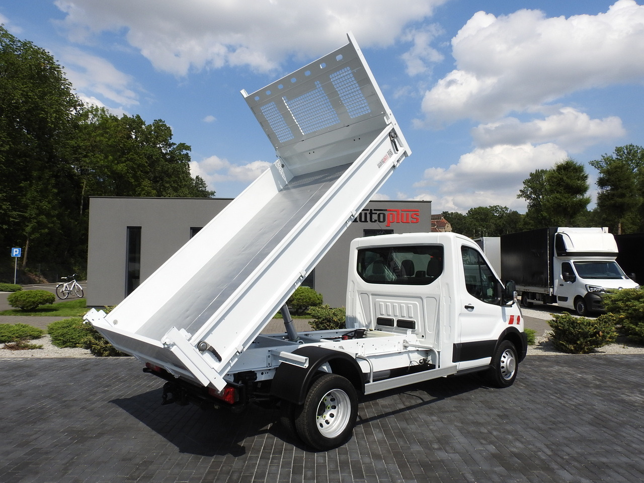 FORD TRANSIT TIPPER CRUISE CONTROL AIR CONDITIONING TWIN WHEELS 170HP - Véhicule utilitaire benne: photos 3 FORD TRANSIT TIPPER CRUISE CONTROL AIR CONDITIONING TWIN WHEELS 170HP - Véhicule utilitaire benne: photos 3